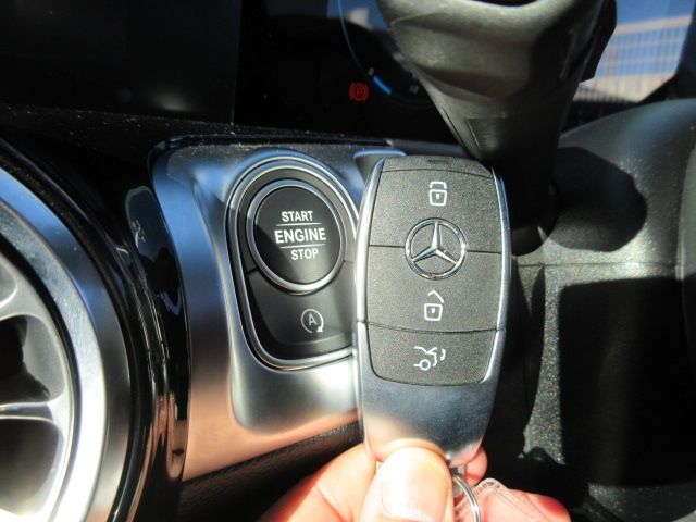 Mercedes Benz GLB-CLASS 2022-07 184561-16