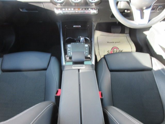 Mercedes Benz GLB-CLASS 2022-07 184561-25