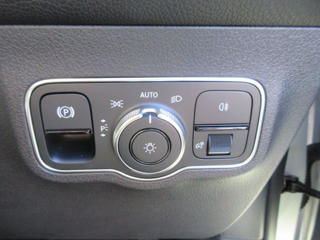 Mercedes Benz GLB-CLASS 2022-07 184561-15