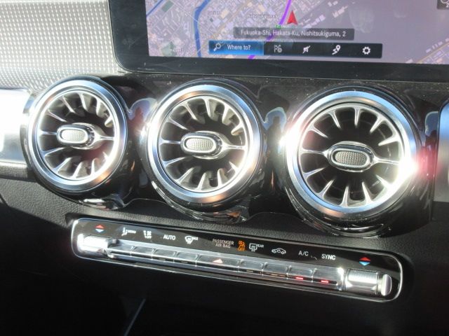 Mercedes Benz GLB-CLASS 2022-07 184561-23