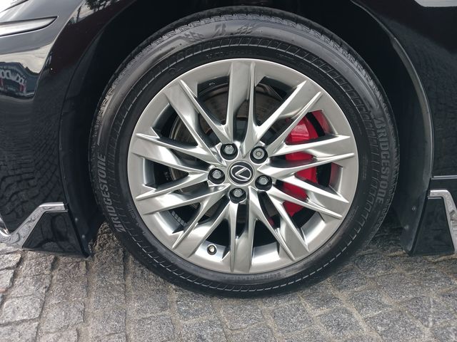 Lexus LS 2017-11 3276-7