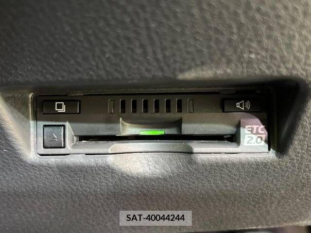 Toyota C-HR 2017-06 213759-7