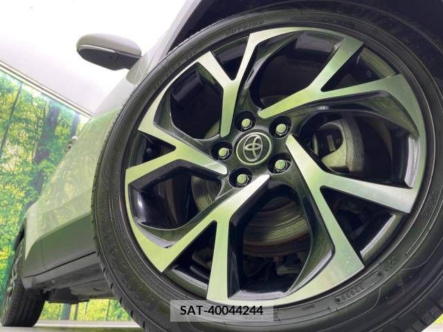 Toyota C-HR 2017-06 213759-13