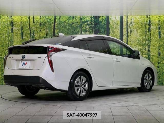 Toyota PRIUS 2016-07 322376-17