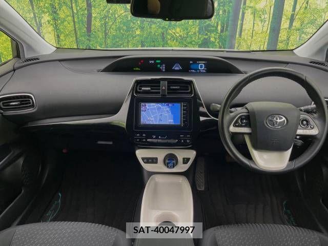 Toyota PRIUS 2016-07 322376-1