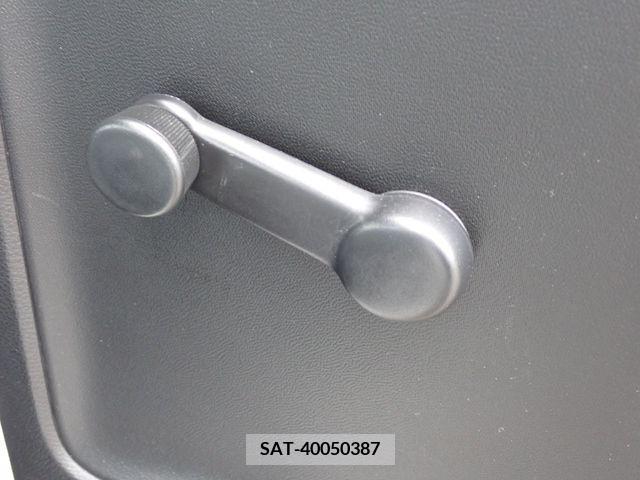 Suzuki ALTO 2017-02 305048-8