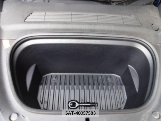 Tesla MODEL Y 2022-12 310902-11