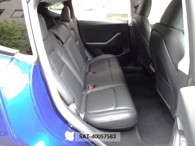 Tesla MODEL Y 2022-12 310902-17