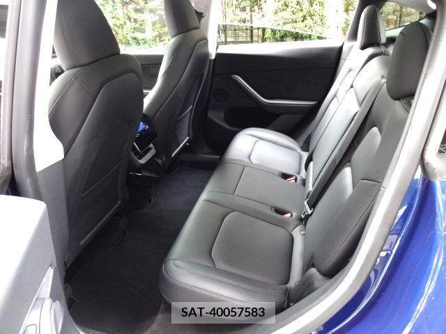 Tesla MODEL Y 2022-12 310902-16
