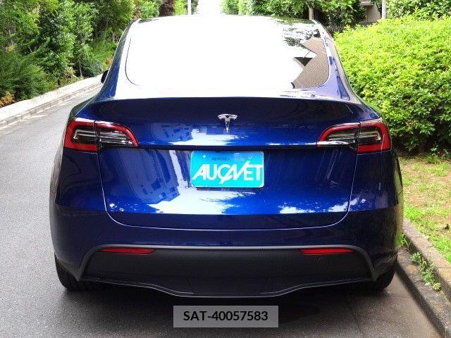 Tesla MODEL Y 2022-12 310902-9