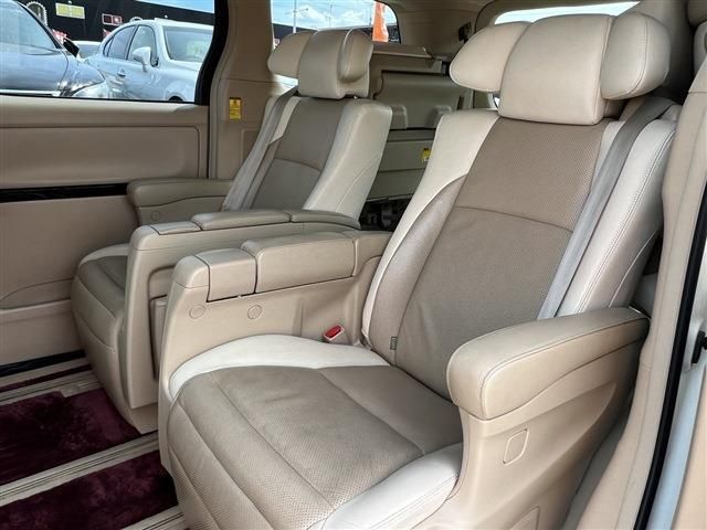 Toyota ALPHARD HYBRID 2013-10 11985-19