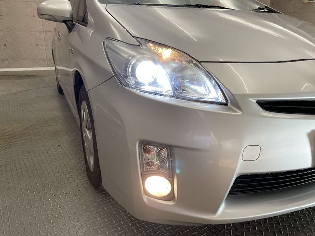 Toyota PRIUS 2010-03 14138-9