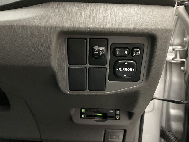 Toyota PRIUS 2010-03 14138-20