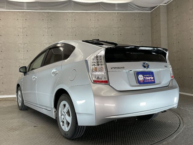 Toyota PRIUS 2010-03 14138-2