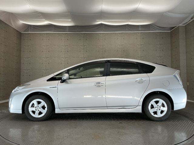 Toyota PRIUS 2010-03 14138-8
