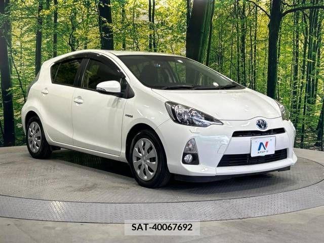 Toyota AQUA 2013-07 356144-16