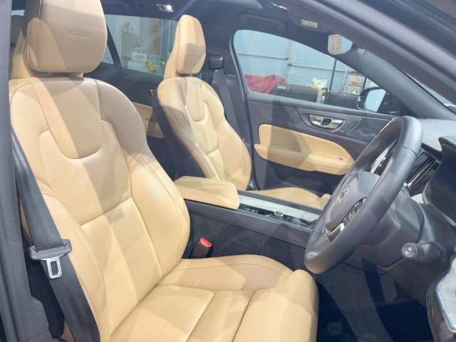 Volvo V60 2018-10 25031-10