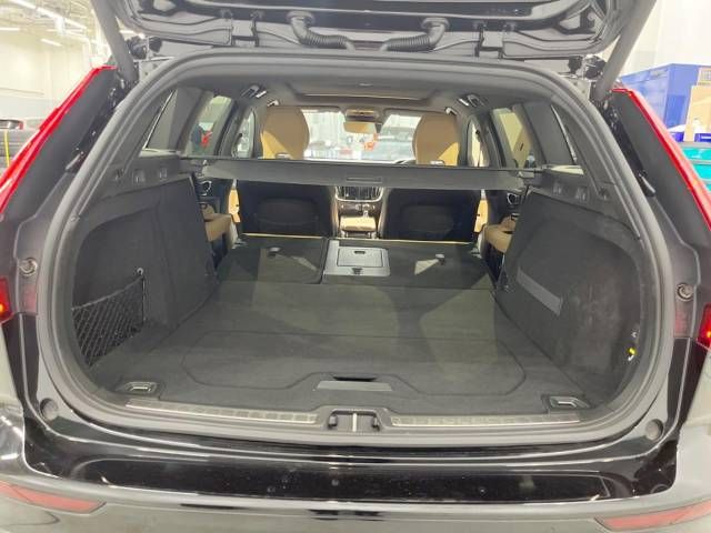 Volvo V60 2018-10 25031-13