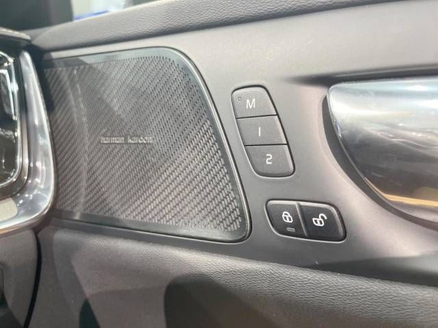 Volvo V60 2018-10 25031-9