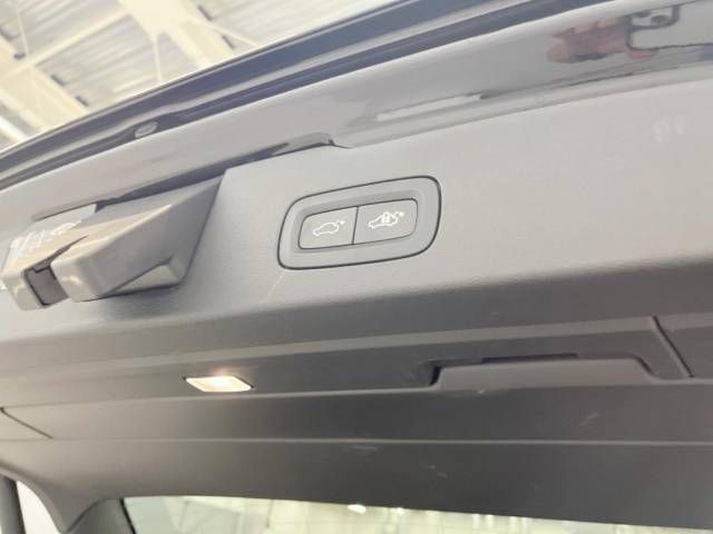 Volvo V60 2018-10 25031-12