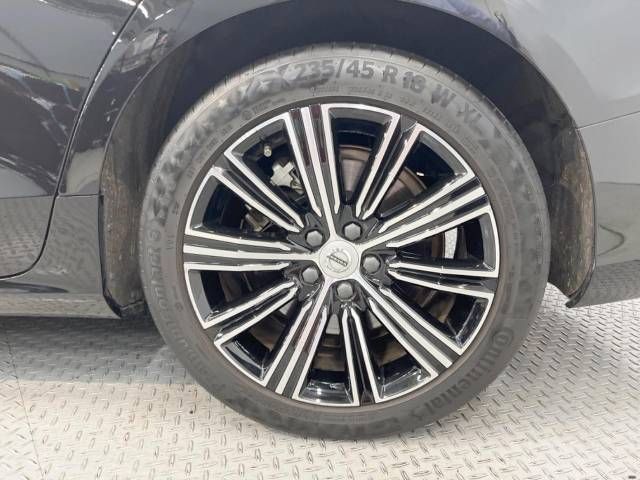 Volvo V60 2018-10 25031-15