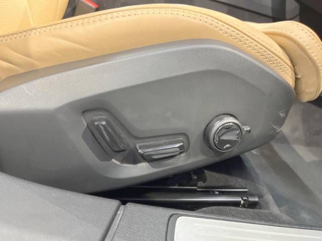Volvo V60 2018-10 25031-8