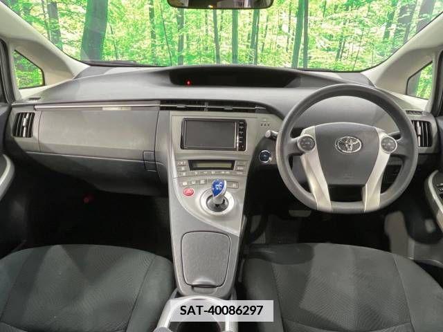 Toyota PRIUS 2015-04 353112-1