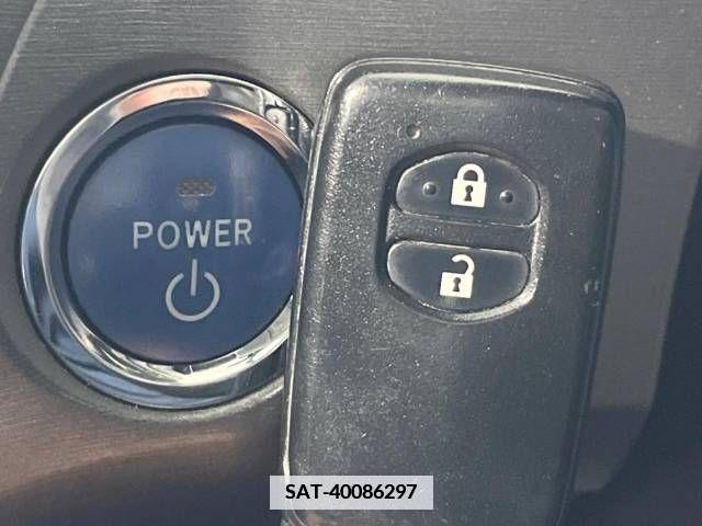 Toyota PRIUS 2015-04 353112-2