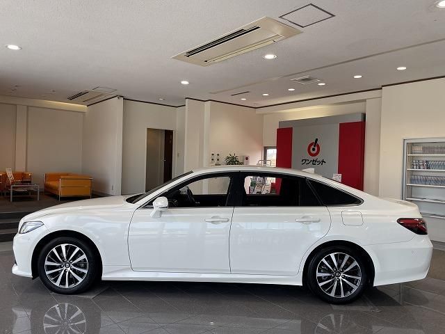 Toyota CROWN SEDAN 2020-08 184682-5