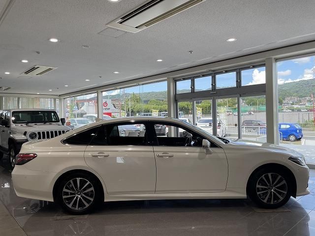 Toyota CROWN SEDAN 2020-08 184682-4