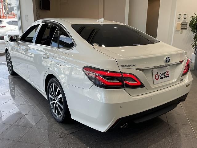 Toyota CROWN SEDAN 2020-08 184682-3