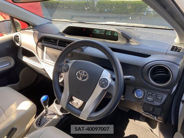 Toyota AQUA 2012-08 347917-12