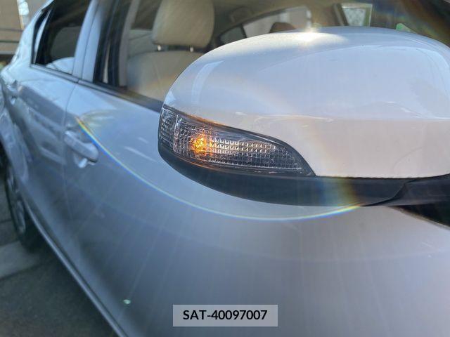 Toyota AQUA 2012-08 347917-28