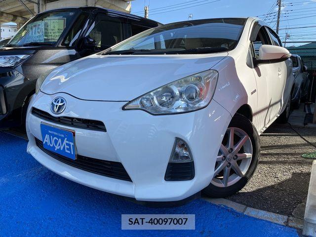 Toyota AQUA 2012-08 347917-0