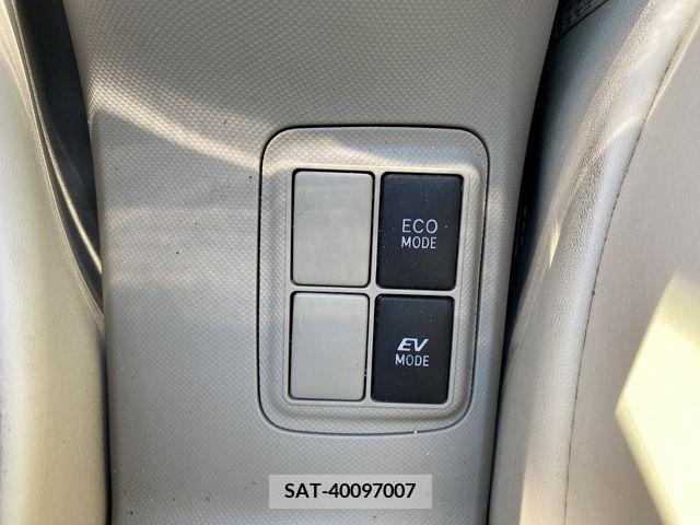 Toyota AQUA 2012-08 347917-11