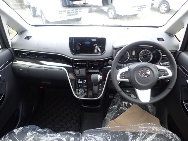 Daihatsu MOVE CUSTOM 2023-06 8300-1