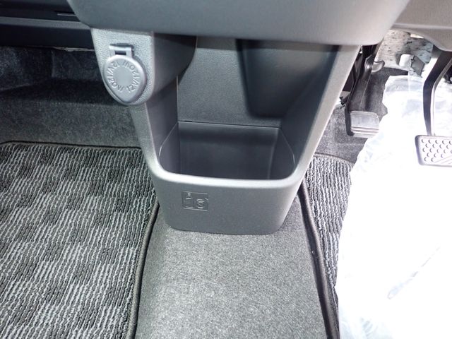 Daihatsu MOVE CUSTOM 2023-06 8300-15