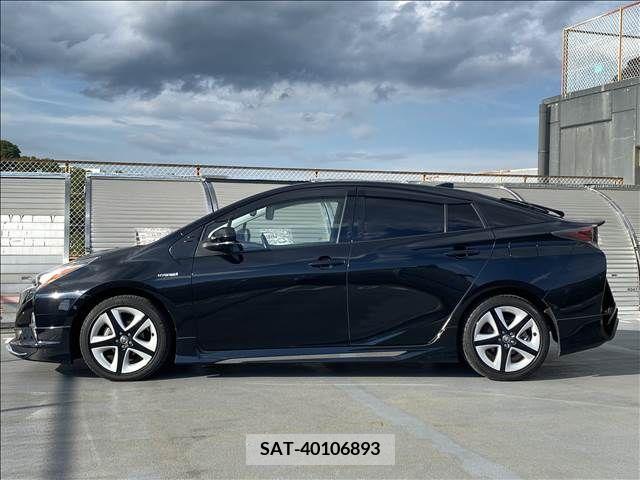 Toyota PRIUS 2017-08 366386-26