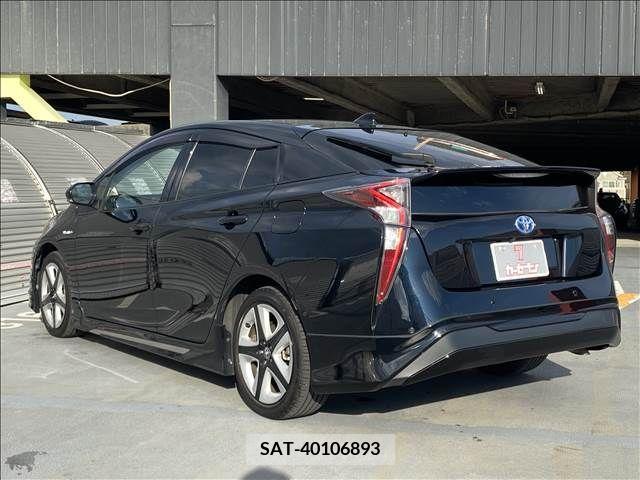Toyota PRIUS 2017-08 366386-23