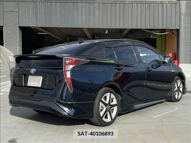 Toyota PRIUS 2017-08 366386-22