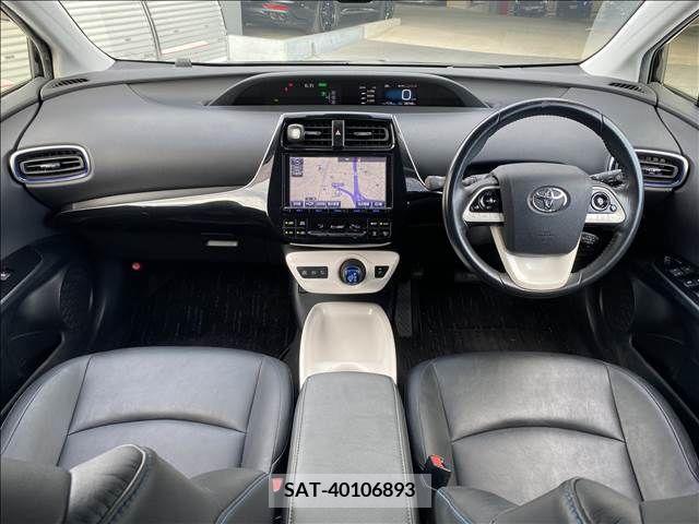 Toyota PRIUS 2017-08 366386-1