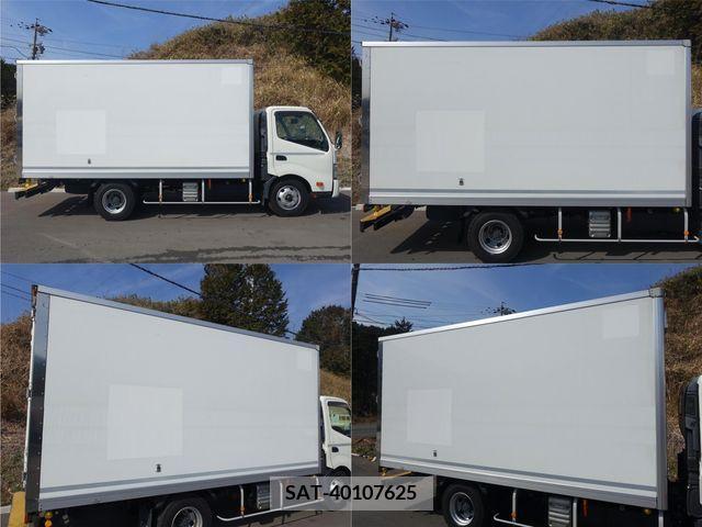 Hino DUTRO 2017-12 213772-4