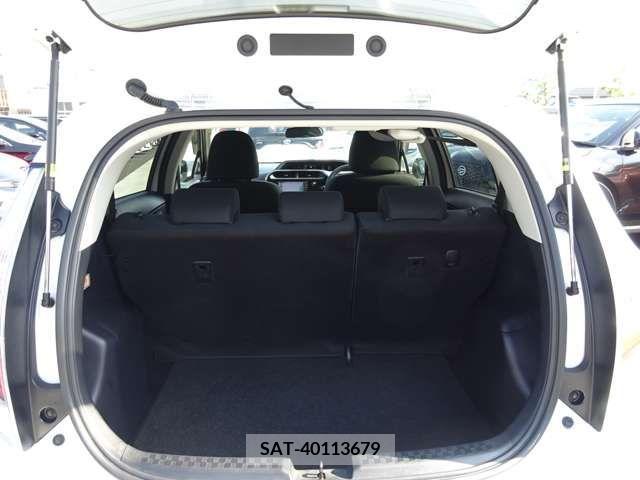 Toyota AQUA 2018-05 328683-8