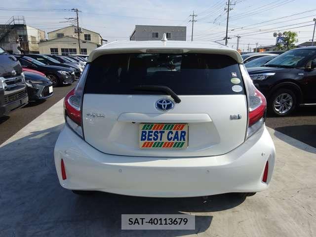 Toyota AQUA 2018-05 328683-6