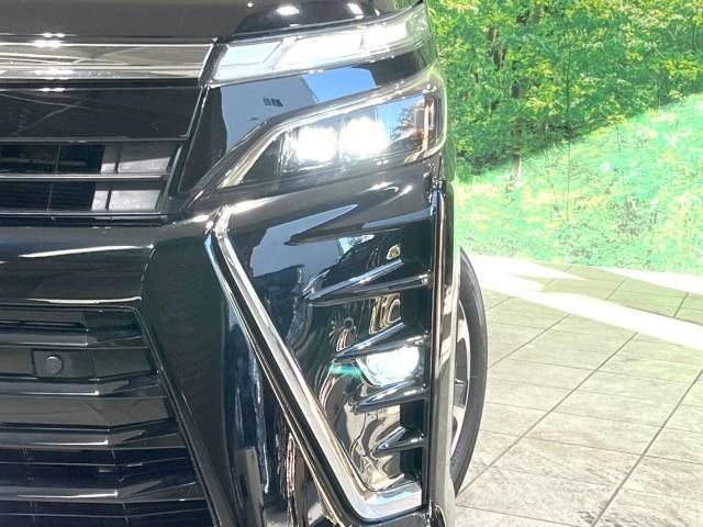 Toyota VOXY 2020-08 182818-12