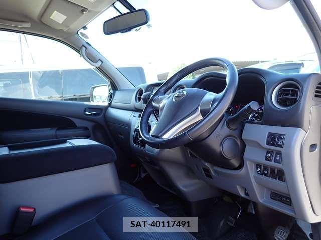 Nissan NV350 Caravan 2017-08 212638-17