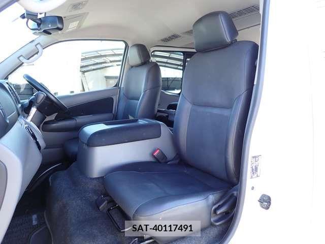 Nissan NV350 Caravan 2017-08 212638-21