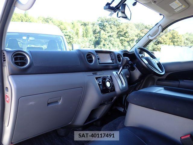 Nissan NV350 Caravan 2017-08 212638-20