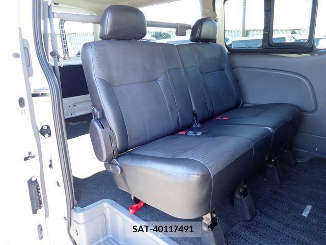 Nissan NV350 Caravan 2017-08 212638-23