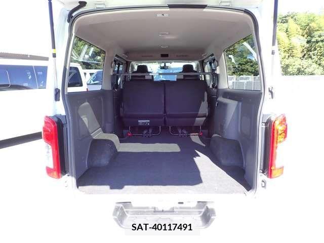 Nissan NV350 Caravan 2017-08 212638-6